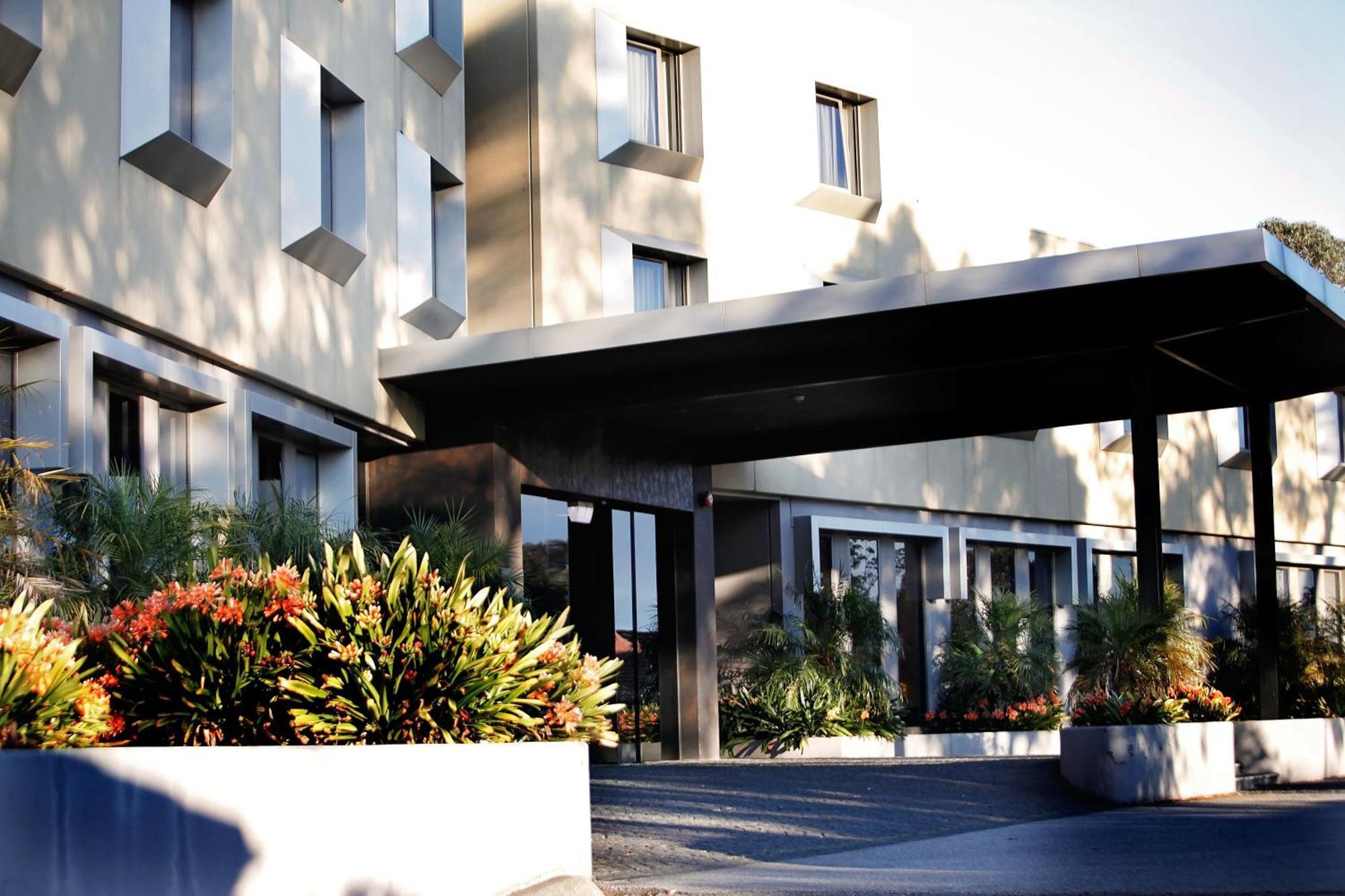 Golden Pebble Hotel Wantirna Exterior photo
