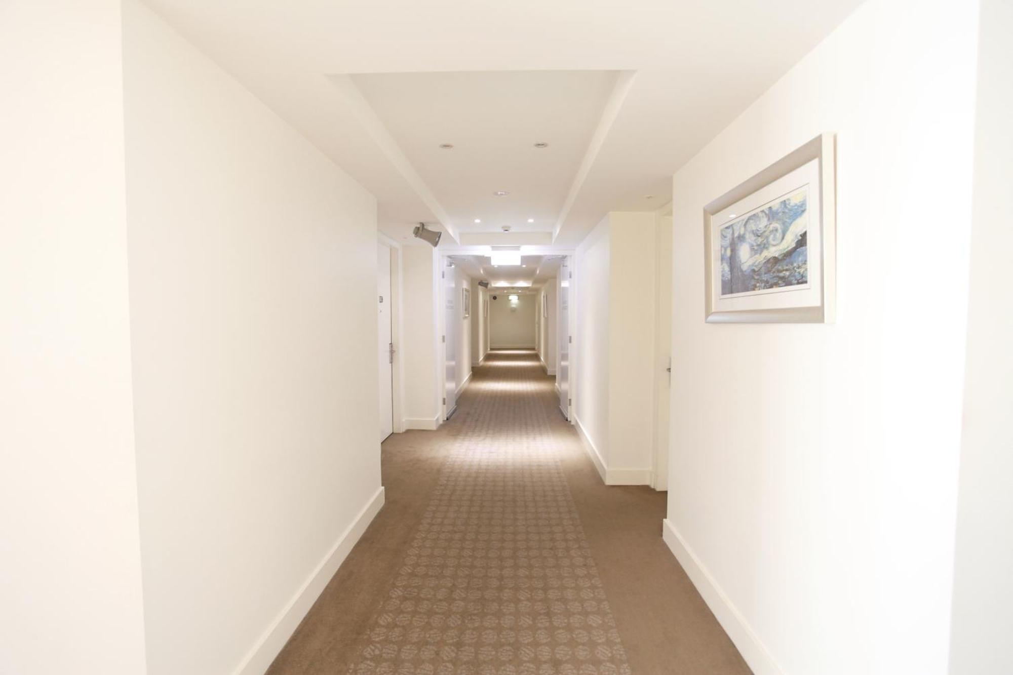 Golden Pebble Hotel Wantirna Exterior photo