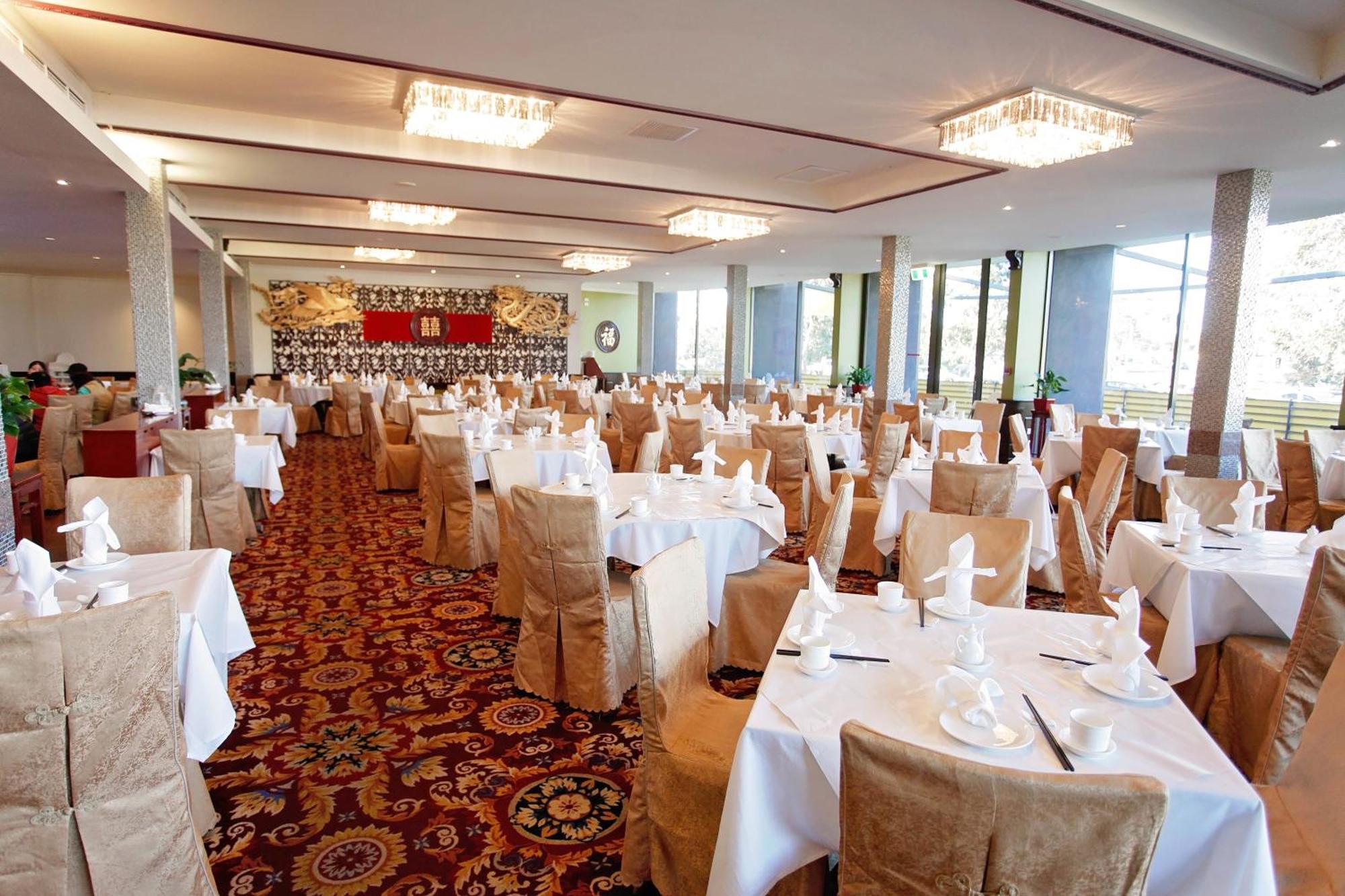 Golden Pebble Hotel Wantirna Exterior photo